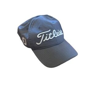 Titleist Pro V1 Adjustable Hat/Baseball Cap. Golf. Gray. Unisex Adult.